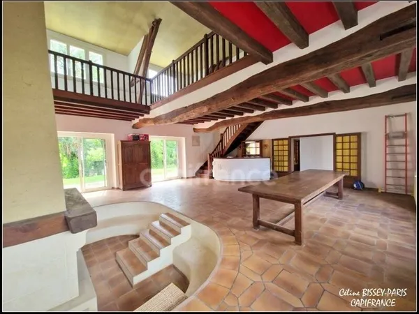 Maison 8 pièces 245 m²