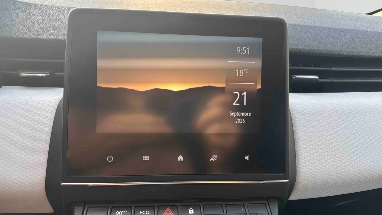 Renault Clio TCe 90 — photo 16