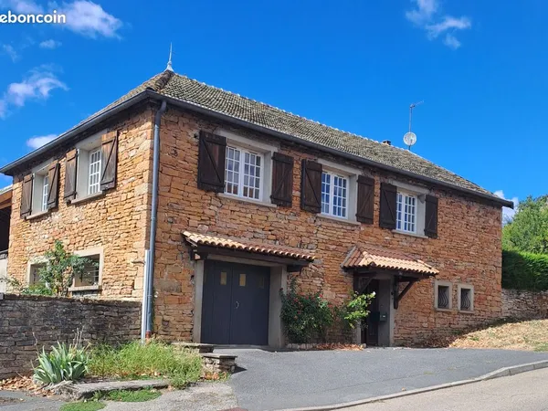 CLUNY : Maison ancienne à deux pas du centre-ville