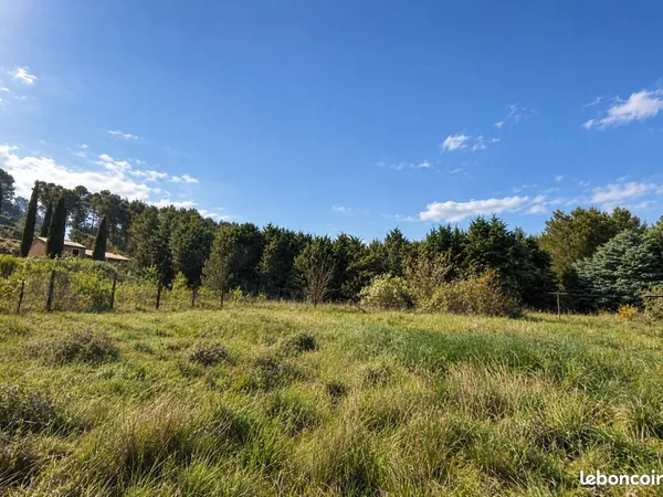 Terrain 900 m² Saint Maximin La Sainte Baume