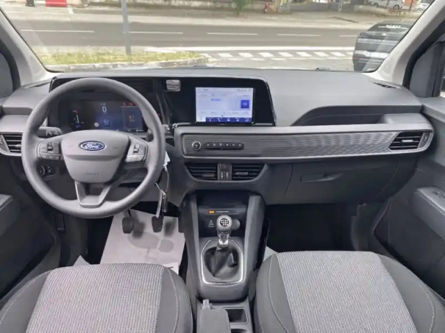 Ford Transit Courier fourgonnette 1.0 ecoboost 100ch cabine approfondie trend — photo 3