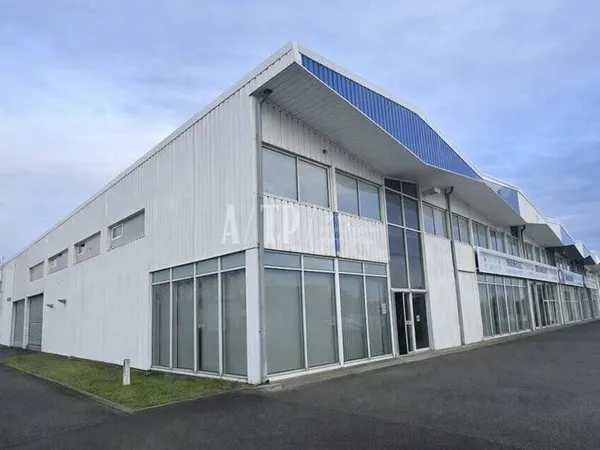 Local d'activité 500 m²