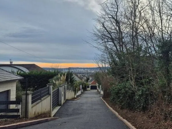 Terrain 645 m²