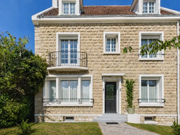 Proche gare, grande maison familiale