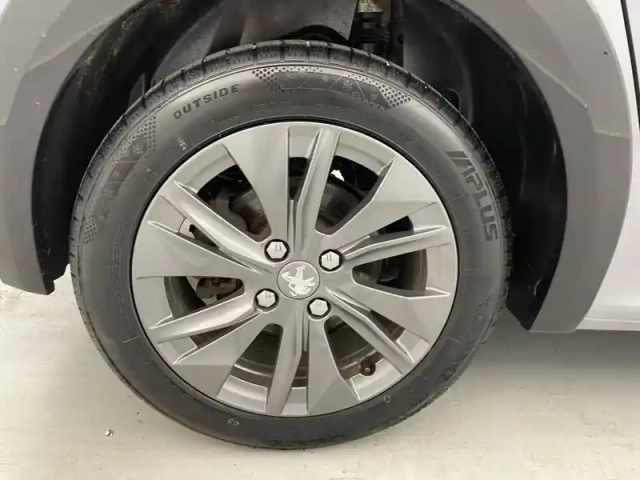 Peugeot 208 electrique 50 kwh 136ch — photo 19
