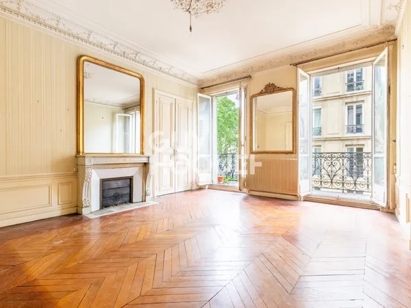 Appartement à vendre de 5 pièces de 103 m² 3 chambres balcon