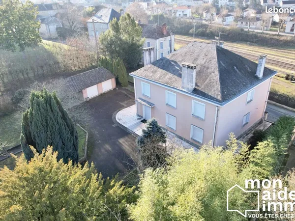 Maison 15 pièces 300 m²