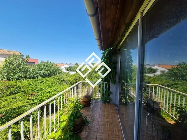 Maison 8 pièces 245 m²
