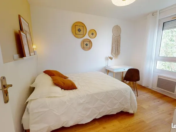 Chambre 6 pièces 78 m²
