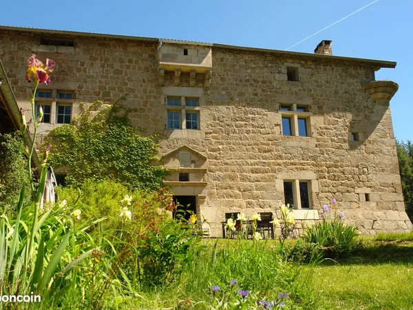 Maison forte et dependances