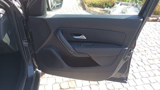 Dacia Duster 1.5 BLUE DCI 115.0 - Prestige – 2019 – 79274 km – Diesel – Boîte Manuelle — photo 32