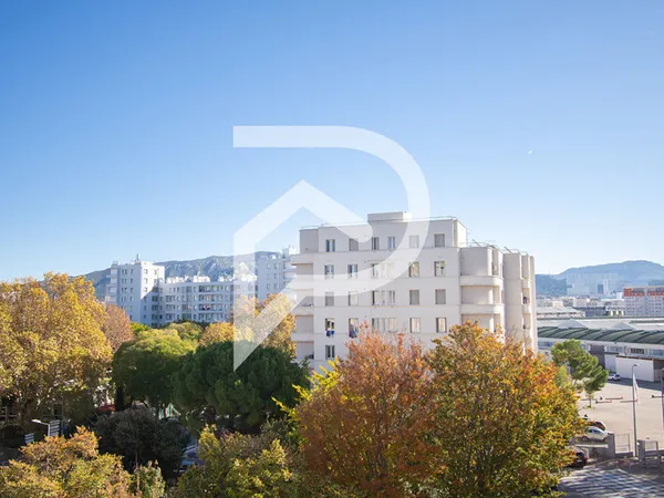 Appartement 5 pièces 100 m2 avec balcon Marseille 13008