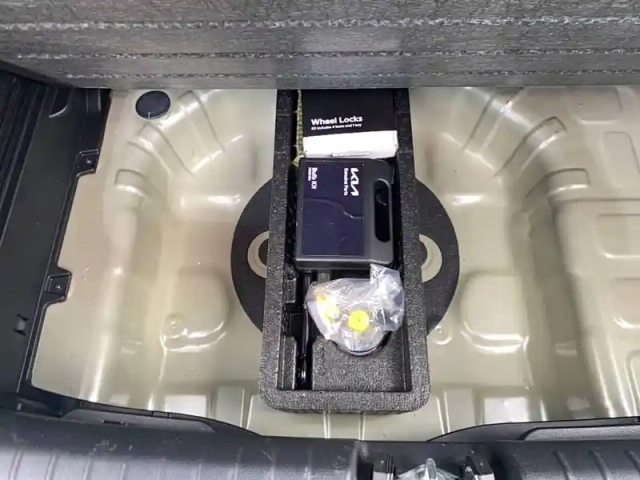 Kia Stonic 1.0 t-gdi 100 ch dct7 — photo 25