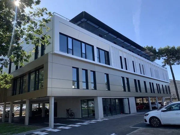 Bureaux 376 m²