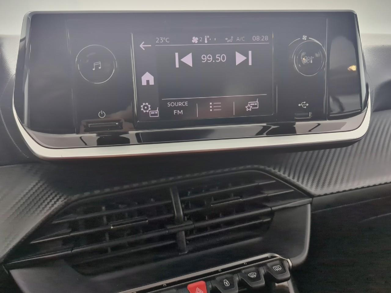 Peugeot 208 puretech 75 s&s bvm5 like — photo 17