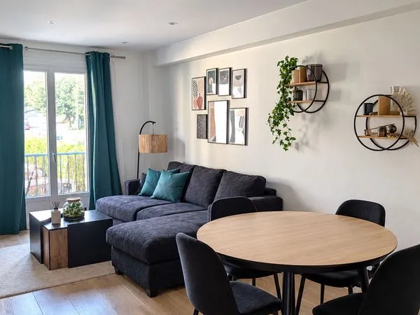 Rennes Bourg-l'Évêque - T3 rénové de 56 m² avec balcon, loggia, parking et cave