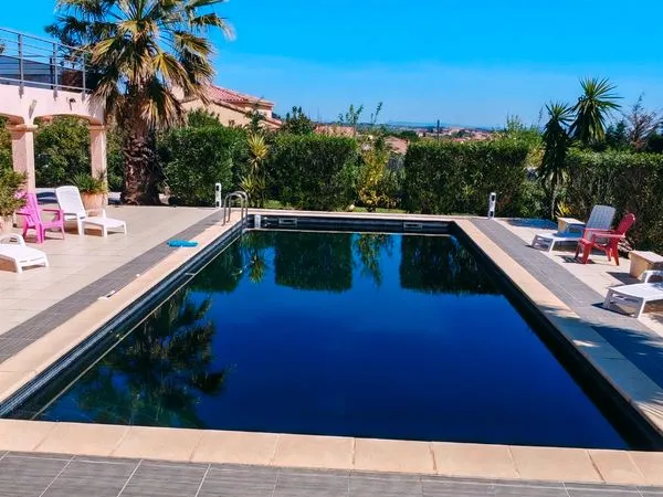 Villa 140m2 + 2 appartements individuels 100 m2