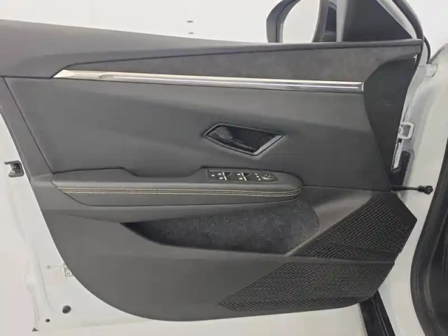 Renault Megane e-tech ev60 220 ch optimum charge — photo 42