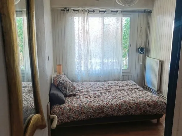 Loue chambre chez l'habitant