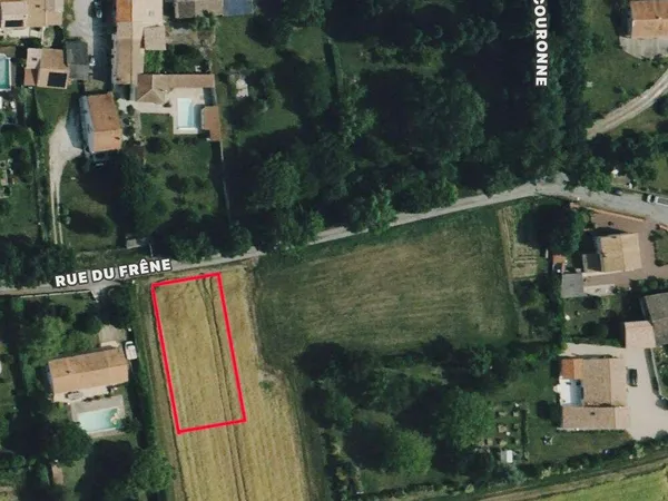 Terrain 758 m²