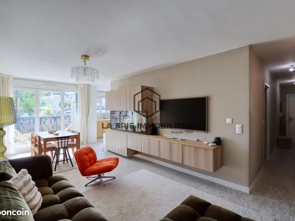Appartement 4 pièces 77 m²