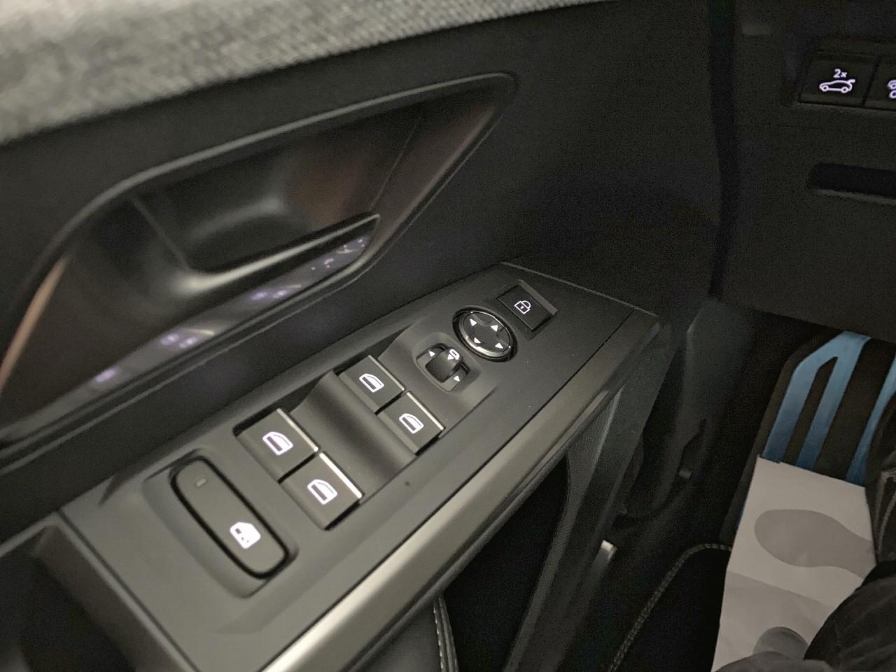 Peugeot 3008 hybrid 145 e-dcs6 gt — photo 20