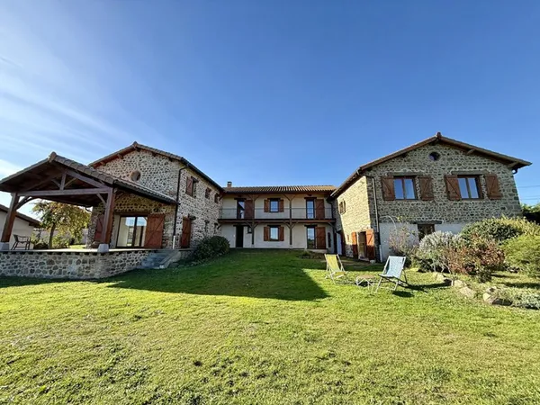 Maison Pradines 8 pièces 330 m2 - 473 000 FAI