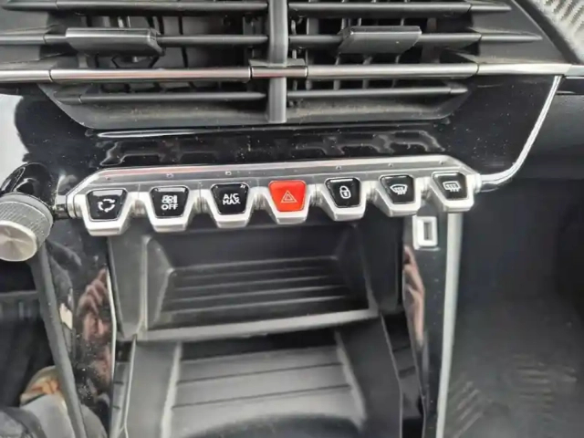 Peugeot 208 puretech 75 s&amp;s bvm5 — photo 22