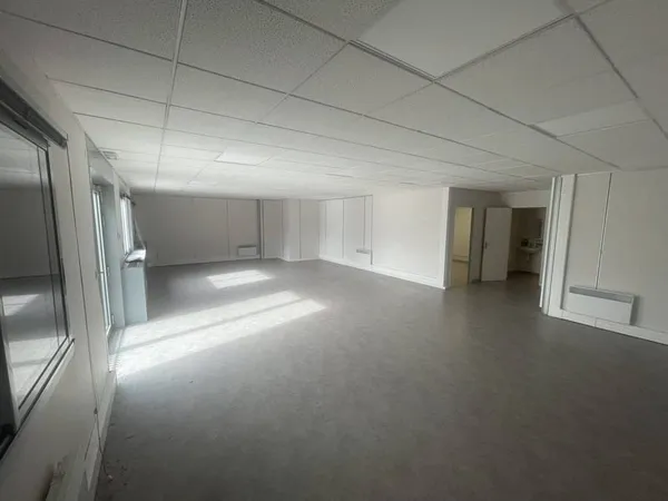 Bureaux 93 m²