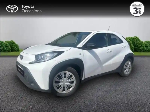 Toyota Aygo x 1.0 vvt-i 72ch dynamic my23 — photo 1