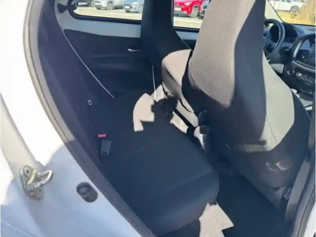 Toyota Aygo 1.0 vvt-i 72 dynamic cvt — photo 10