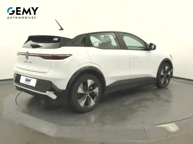 Renault Megane e-tech ev40 130ch standard charge — photo 39