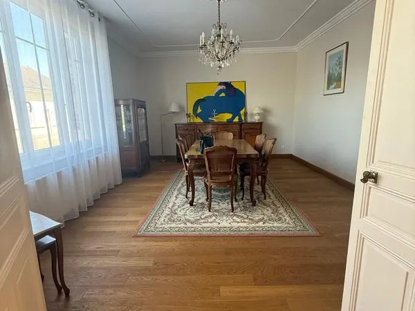 Maison 10 pièces 360 m²