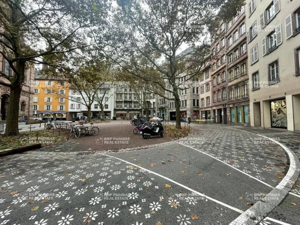 Bureau 396 m²