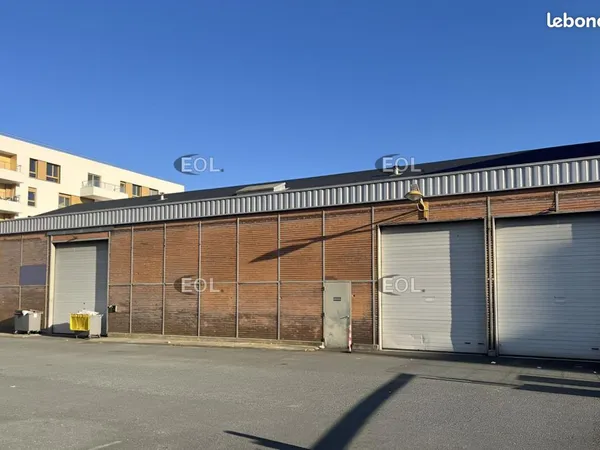 Local bureaux 820 m²