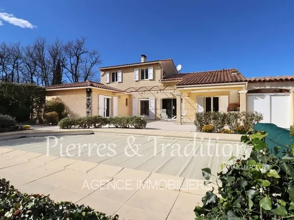 Exclusivité ! Très belle maison avec grand jardin et piscine