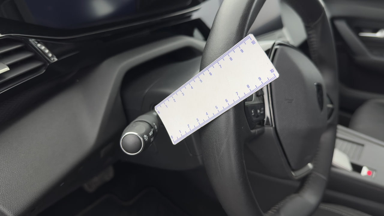 Peugeot 308 SW PHEV 180 e-EAT8 — photo 46