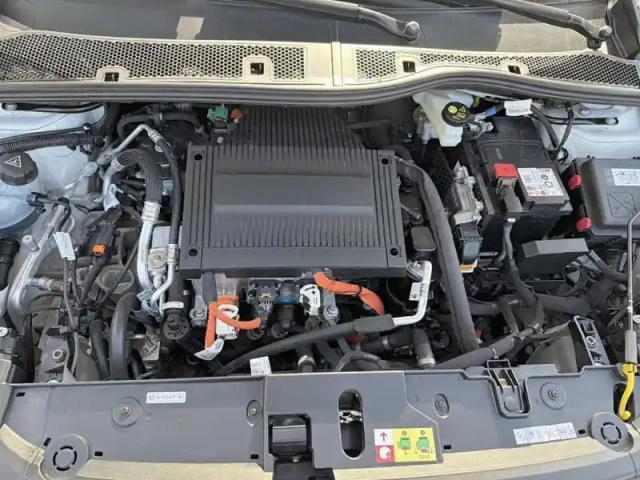 Peugeot 208 electrique 136ch 51 kwh business — photo 7