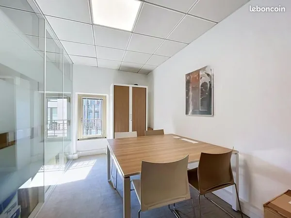 Bureaux 94 m²