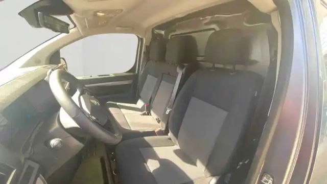 Opel Vivaro fgn sportive diesel 180 ch m automatique — photo 11