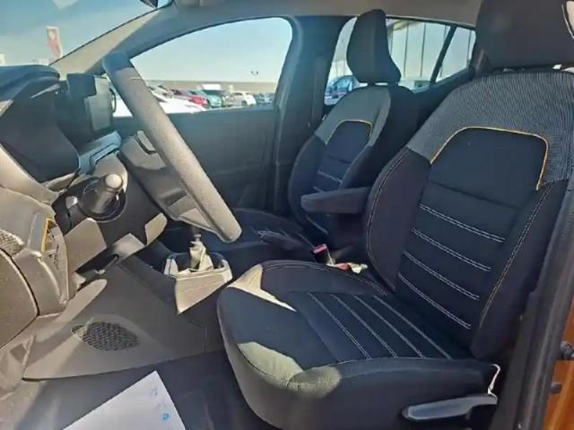 Dacia Sandero 1.0 tce 90ch stepway essential + pack techno — photo 9