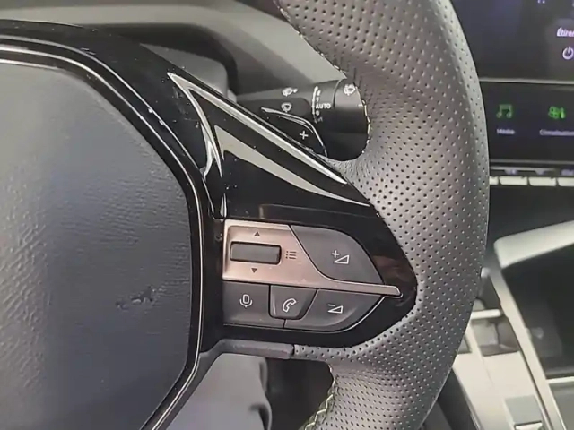 Peugeot 408 puretech 130 ch s&amp;s eat8 — photo 21