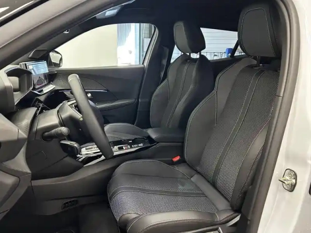 Peugeot 2008 electrique 54 kwh 156 ch — photo 10