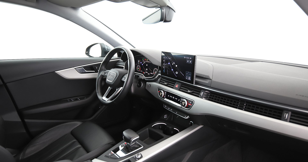 Audi A4 — photo 18