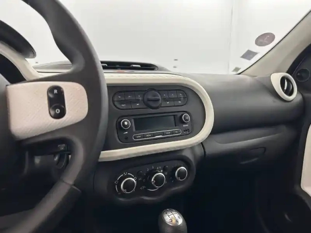 Renault Twingo iii 1.0 sce 70 e6c — photo 21