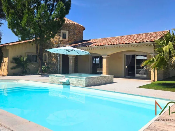 Villa 7 pièces 196 m²