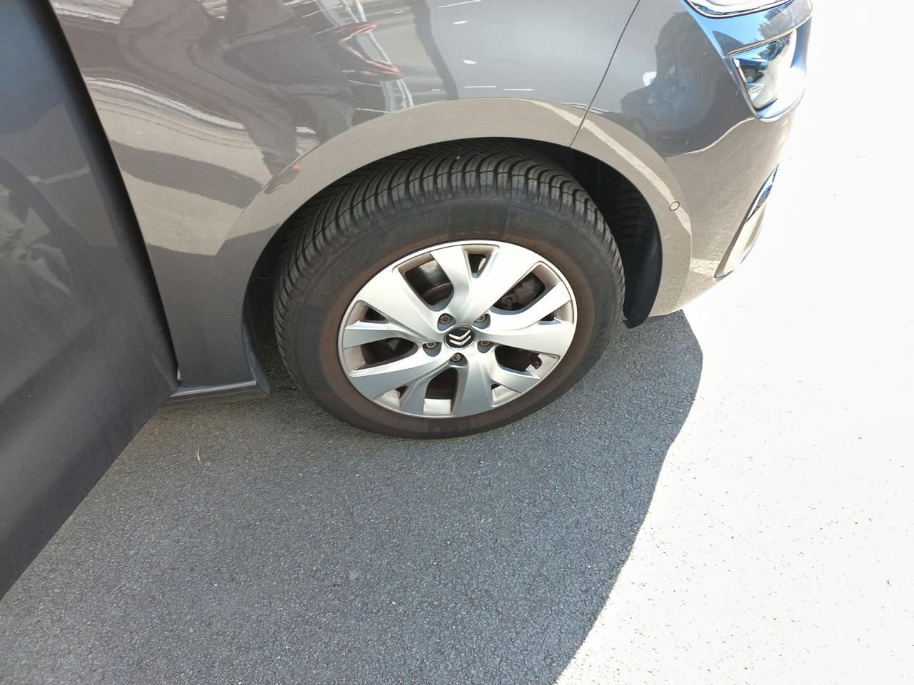 Citroën C4 spacetourer bluehdi 130 s&s bvm6 feel — photo 4