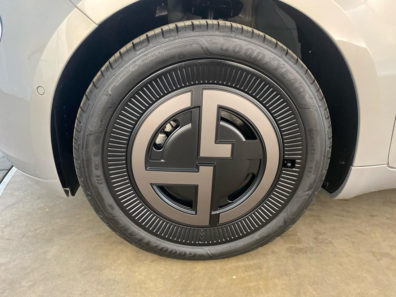 Fiat 500 e 118 ch giorgio armani collector's edition — photo 11