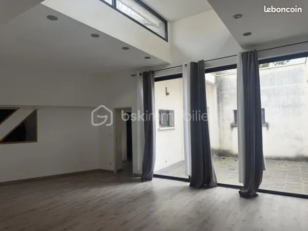 Loft 4 pièces 117 m²