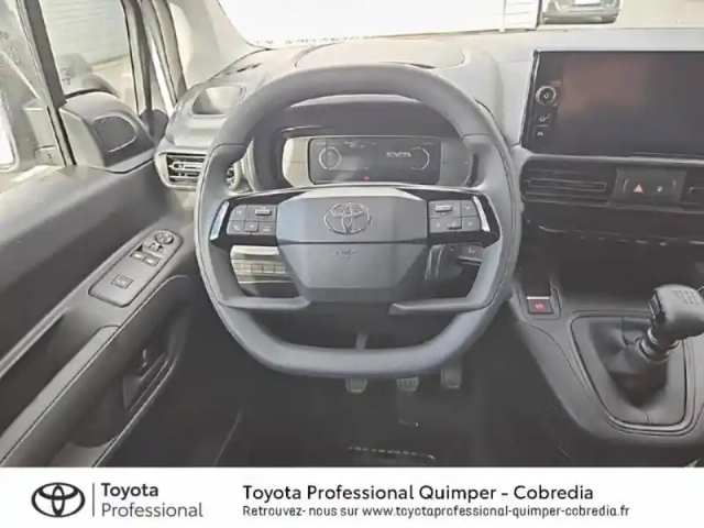 Toyota Proace city medium 100 d-4d start my25 — photo 9